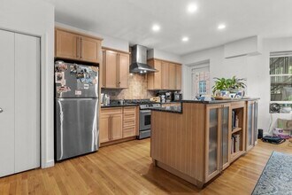 25 Greenwich Park, Unit 1 in Boston, MA - Building Photo - Building Photo