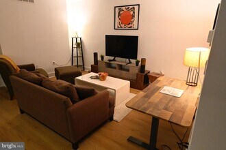 1230 Penn St NE, Unit 4 in Washington, DC - Building Photo - Building Photo