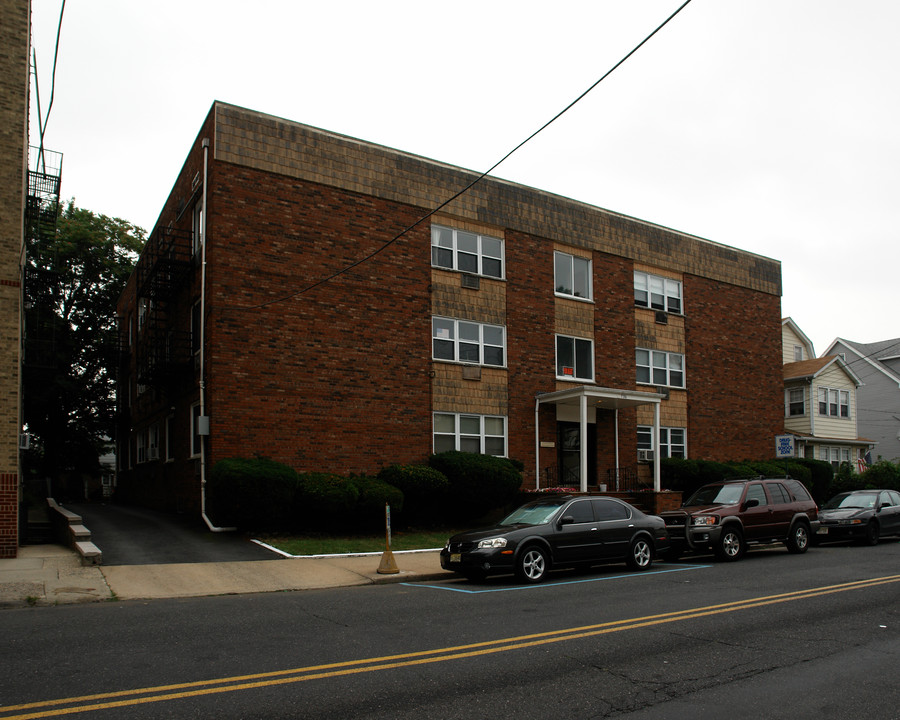 726 Elm St in Kearny, NJ - Building Photo