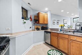 4755 Malden St in Chicago, IL - Foto de edificio - Building Photo