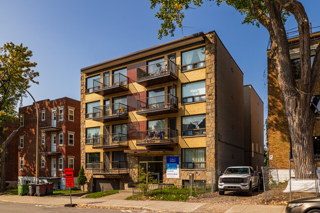 3221 Édouard-Montpetit in Montréal, QC - Building Photo - Building Photo