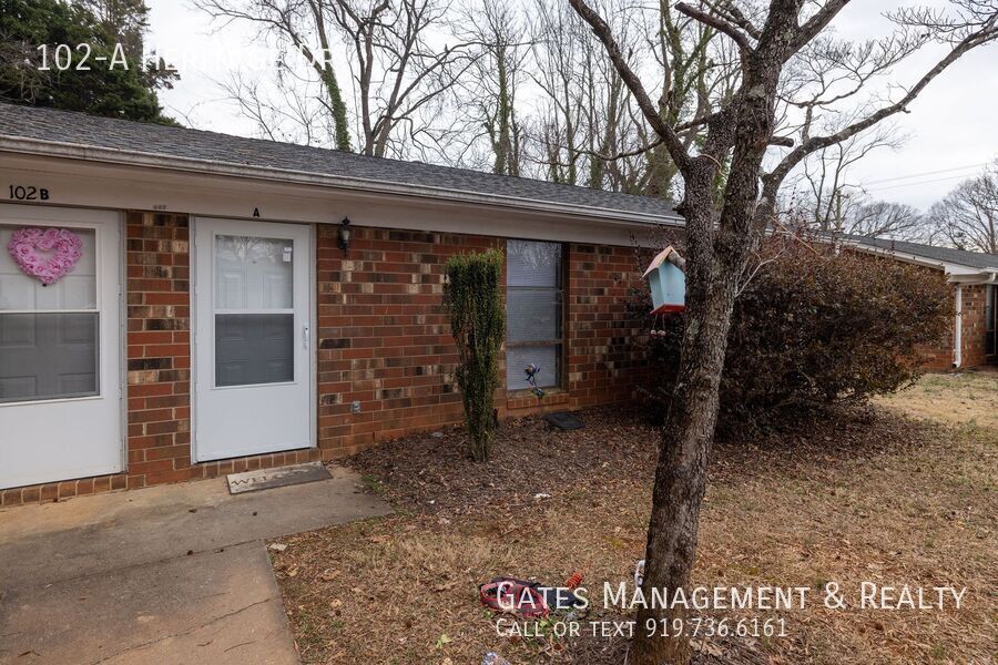 102 Heritage Dr in Mebane, NC - Building Photo