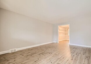 4137 The Alameda in Baltimore, MD - Building Photo - Building Photo