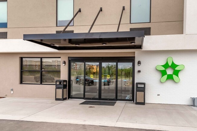 Furnished Studio-Colorado Springs - Center