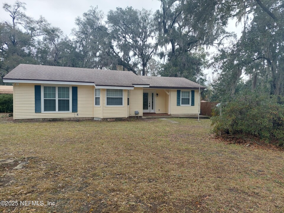 485 Lake Asbury Dr in Green Cove Springs, FL - Building Photo