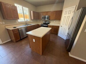 2340 Sapphire Ridge Way in Reno, NV - Building Photo - Building Photo