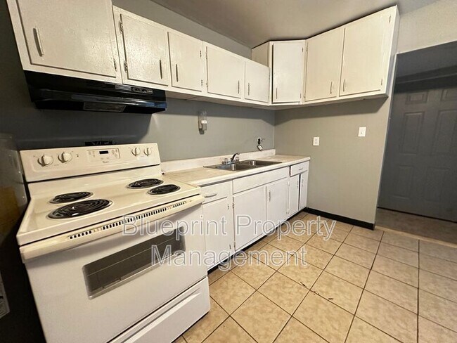 450 4th Thomas St in Birmingham, AL - Building Photo - Building Photo