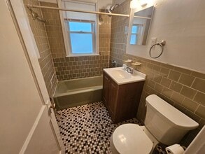 63 Euston Rd, Unit 4 in Boston, MA - Building Photo - Building Photo