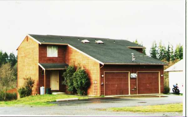 11928 51st Ave NE in Marysville, WA - Building Photo