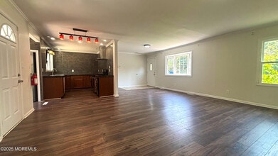 26 Brookside Dr in Howell, NJ - Building Photo - Building Photo