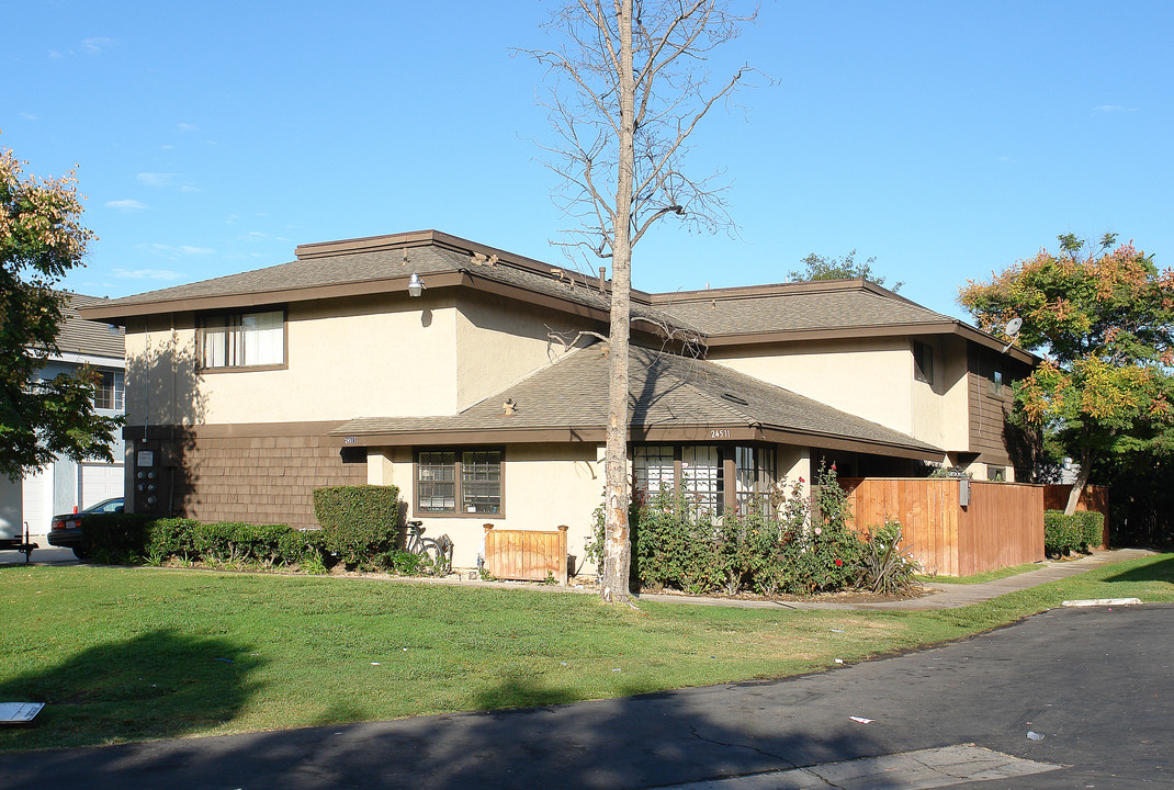 24511 Raymond Way in Lake Forest, CA - Building Photo