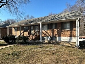 2210 NE 77th St in Kansas City, MO - Building Photo - Building Photo