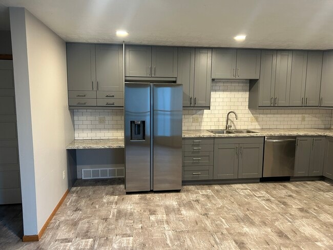 2109 S Holt Ave in Sioux Falls, SD - Building Photo - Building Photo