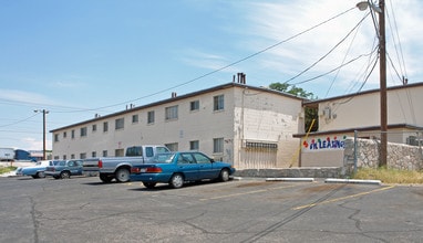 Freeway East Apartments in El Paso, TX - Building Photo - Building Photo