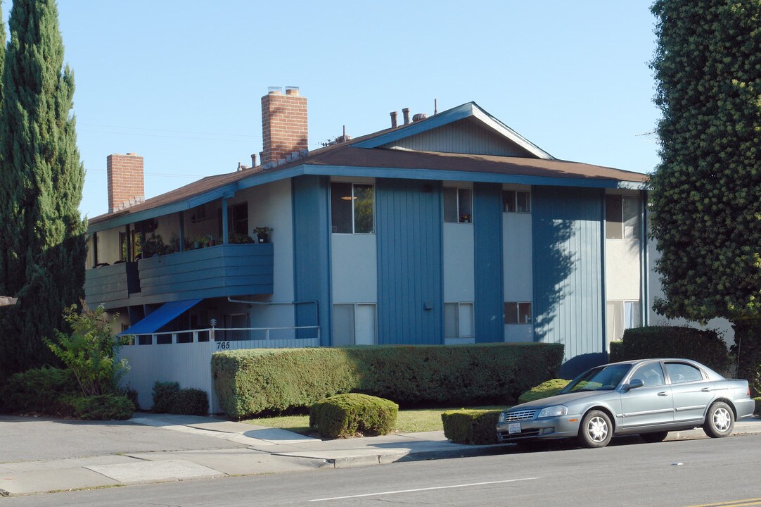 765 E Duane Ave in Sunnyvale, CA - Foto de edificio
