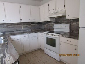 1118 NW 52nd Cir in Lawton, OK - Building Photo - Building Photo