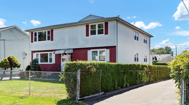 113 Joy Ln in New Britain, CT - Building Photo - Building Photo