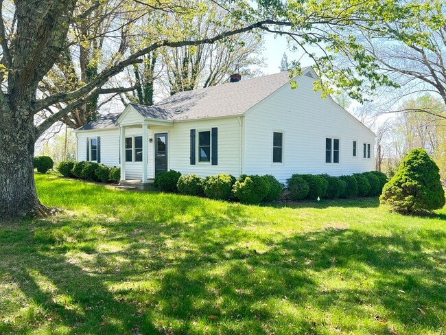 2450 Philbeck Crossroads in Skipwith, VA - Building Photo - Building Photo