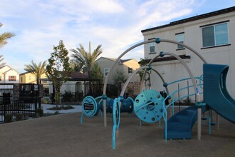 26840 Red Dr in Menifee, CA - Foto de edificio - Building Photo