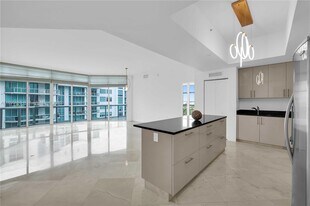 3131 NE 188th St, Unit 1005 in Aventura, FL - Building Photo