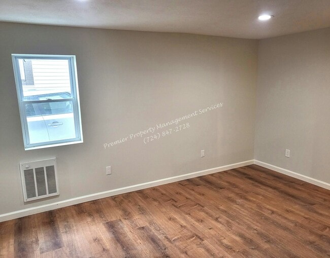 909 Harmony Ave in New Brighton, PA - Building Photo - Building Photo