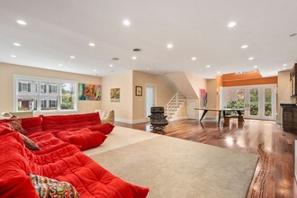 20 Webster Ct in Newton, MA - Building Photo - Building Photo
