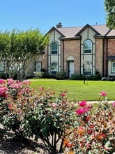 11632 S Kirkwood Rd in Stafford, TX - Building Photo - Building Photo