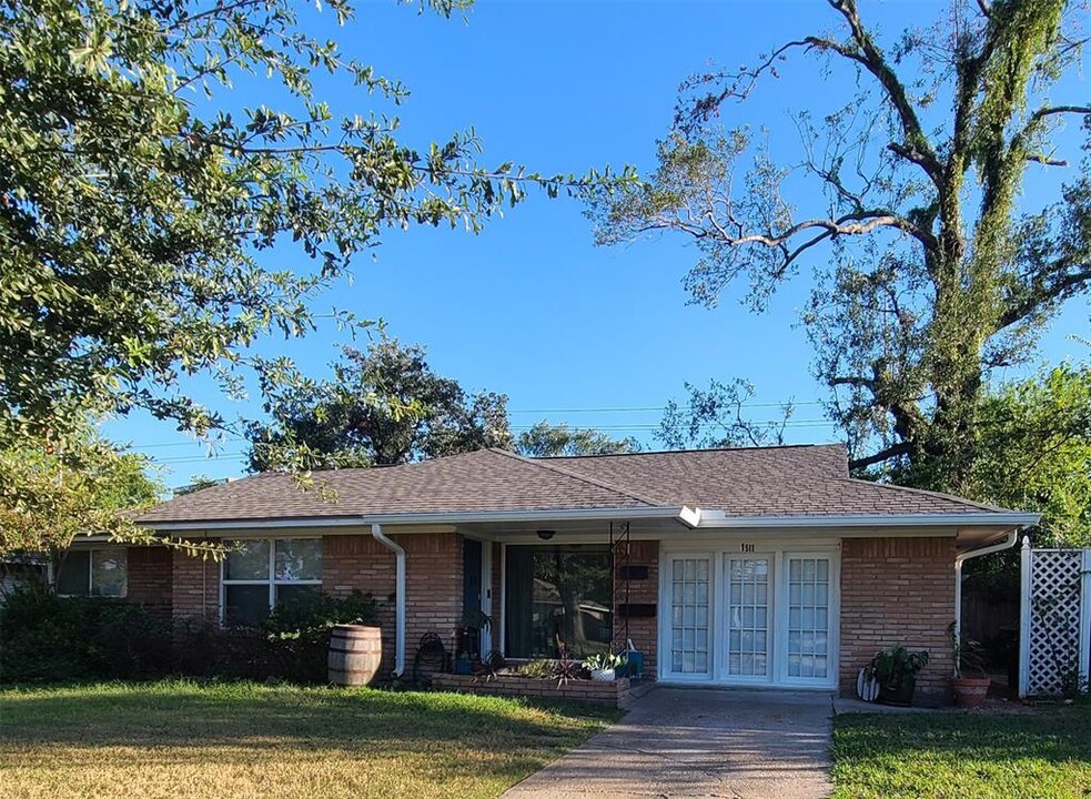 1511 Ansbury Dr in Houston, TX - Foto de edificio