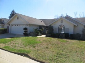 1197 E Muncie Ave in Fresno, CA - Building Photo