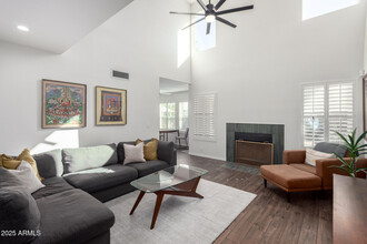 6513 N 81st Pl in Scottsdale, AZ - Foto de edificio - Building Photo