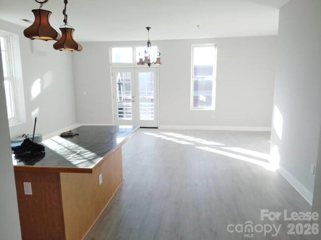 141 W Main Ave in Gastonia, NC - Building Photo - Building Photo