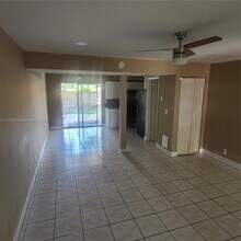 3609 Townhouse Ct in West Palm Beach, FL - Building Photo - Building Photo