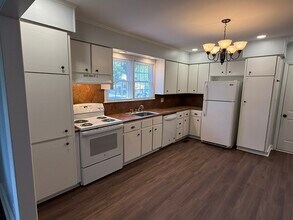 1132 Hipp Rd in Charlotte, NC - Building Photo - Building Photo