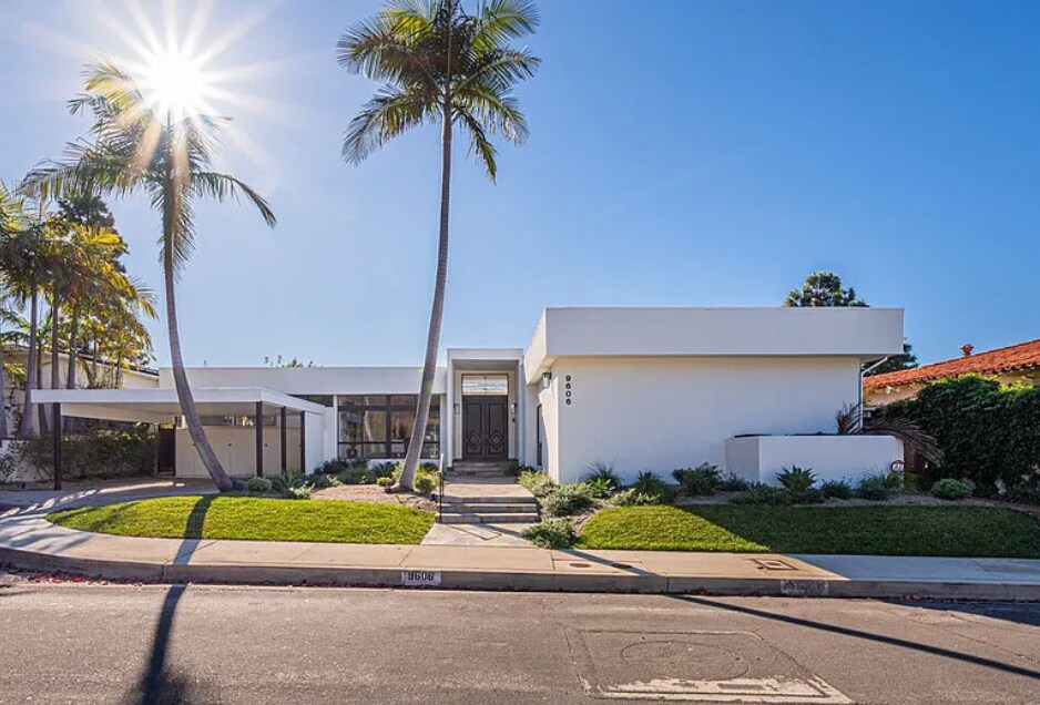9606 Arby Dr in Beverly Hills, CA - Building Photo