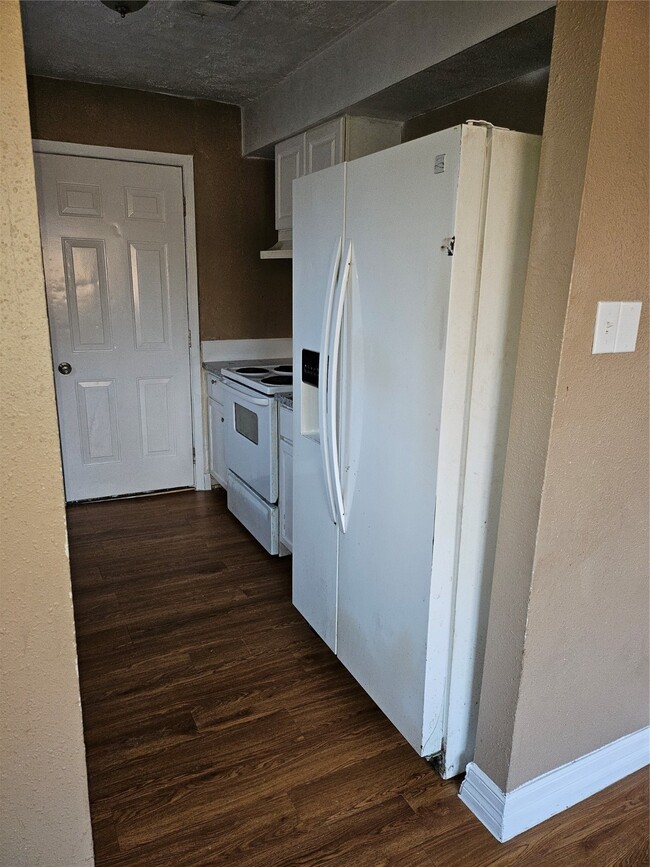 property at 15829 Ridgeroe Ln