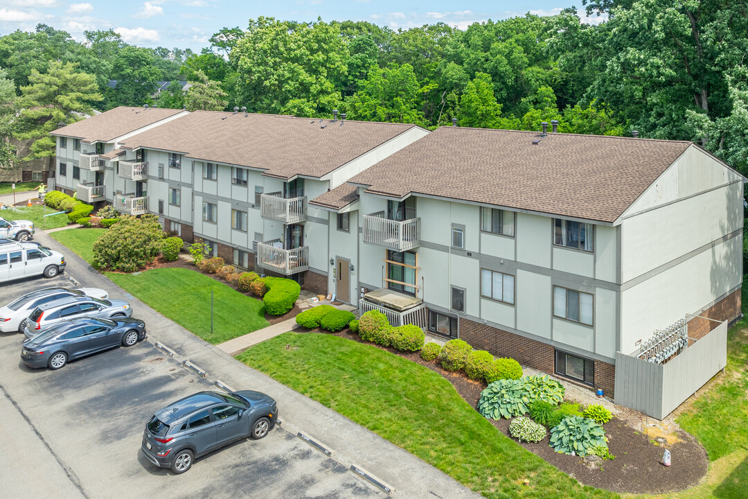 Hunting Ridge in Bridgeville, PA - Building Photo