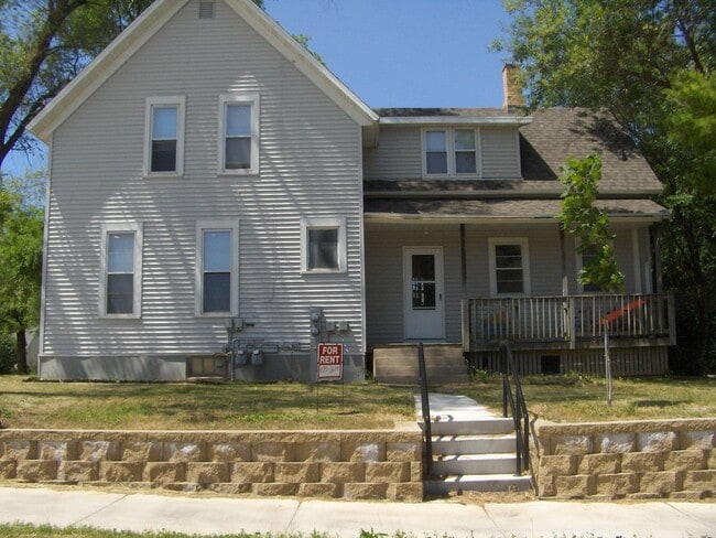 property at 1117 Crooks Ave