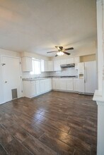 10525 Champlain St in El Paso, TX - Foto de edificio - Building Photo