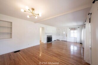 6306 N Washington Blvd in Indianapolis, IN - Foto de edificio - Building Photo