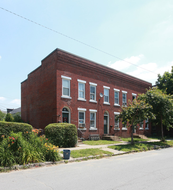 77-87 4th St in Turners Falls, MA - Building Photo