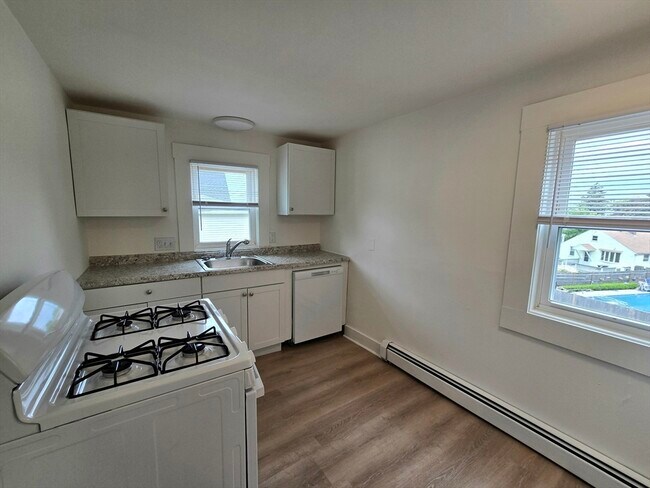 63 Stewart St in Quincy, MA - Building Photo - Building Photo