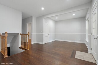 1307 W Newport Ave in Chicago, IL - Building Photo - Building Photo