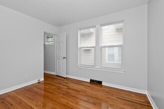 246 W 15th Pl in Chicago Heights, IL - Building Photo - Building Photo