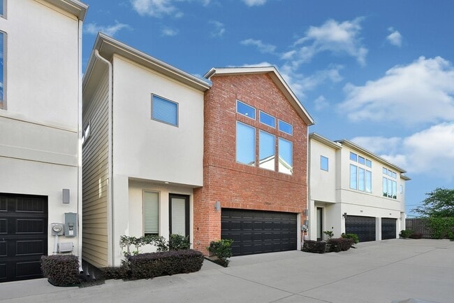 2954 Alice St in Houston, TX - Building Photo - Building Photo