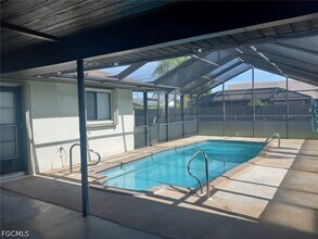 1106 SE 21st Ln in Cape Coral, FL - Building Photo - Building Photo