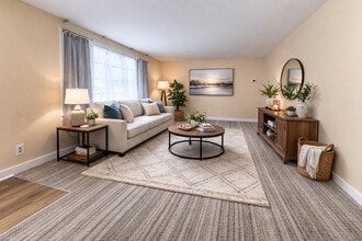 2701 Wilshire Blvd in Joliet, IL - Building Photo - Building Photo