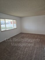 28229 W Worcester Rd in Menifee, CA - Foto de edificio - Building Photo