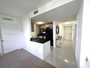 2701 SW 3rd Ave, Unit 602 in Miami, FL - Foto de edificio - Building Photo