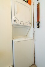 2 Hingham St in Cambridge, MA - Foto de edificio - Building Photo