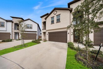 2019 Olivos St in Missouri City, TX - Building Photo - Building Photo